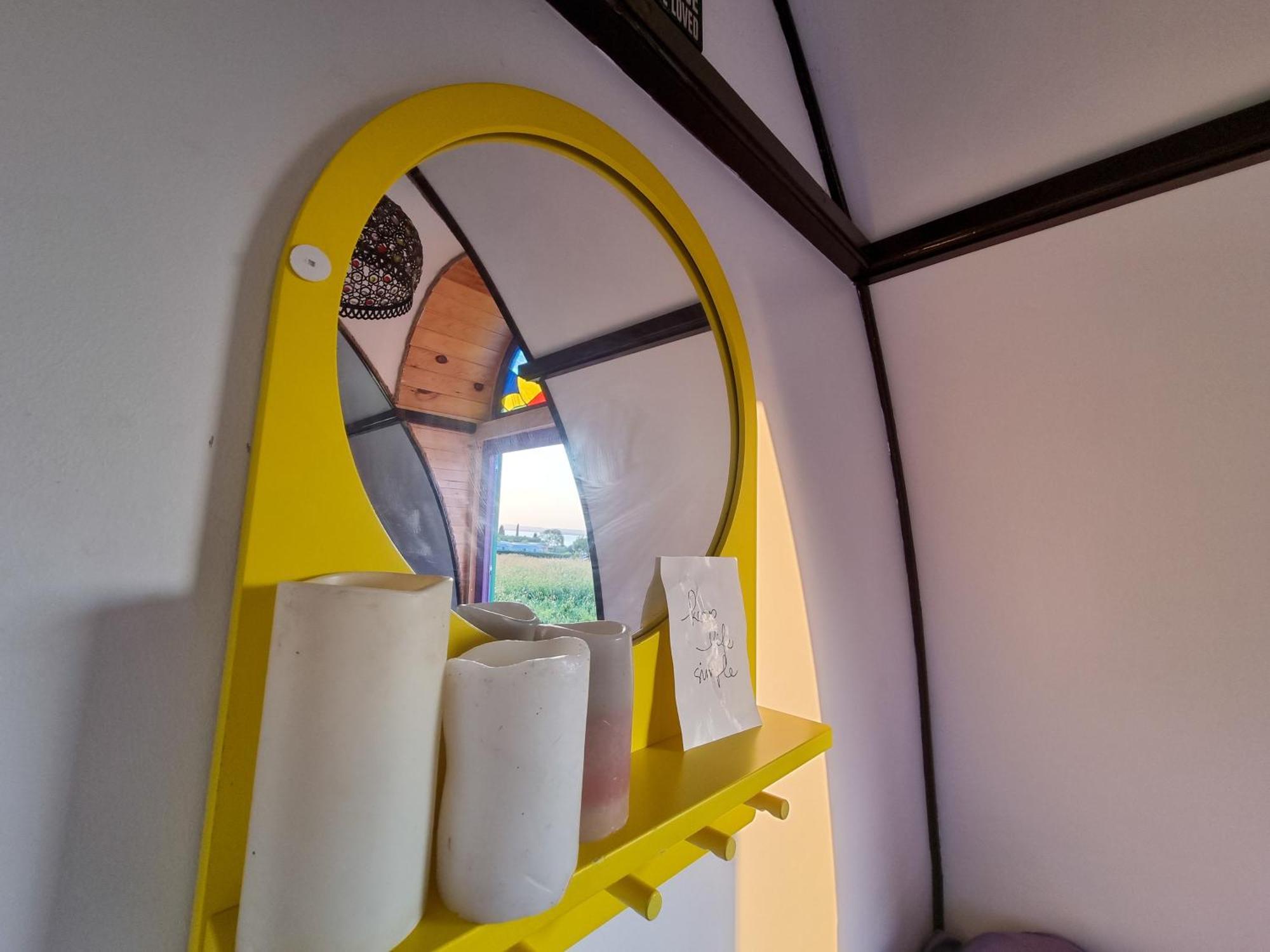 Central Tiny Houses Бухарест Экстерьер фото