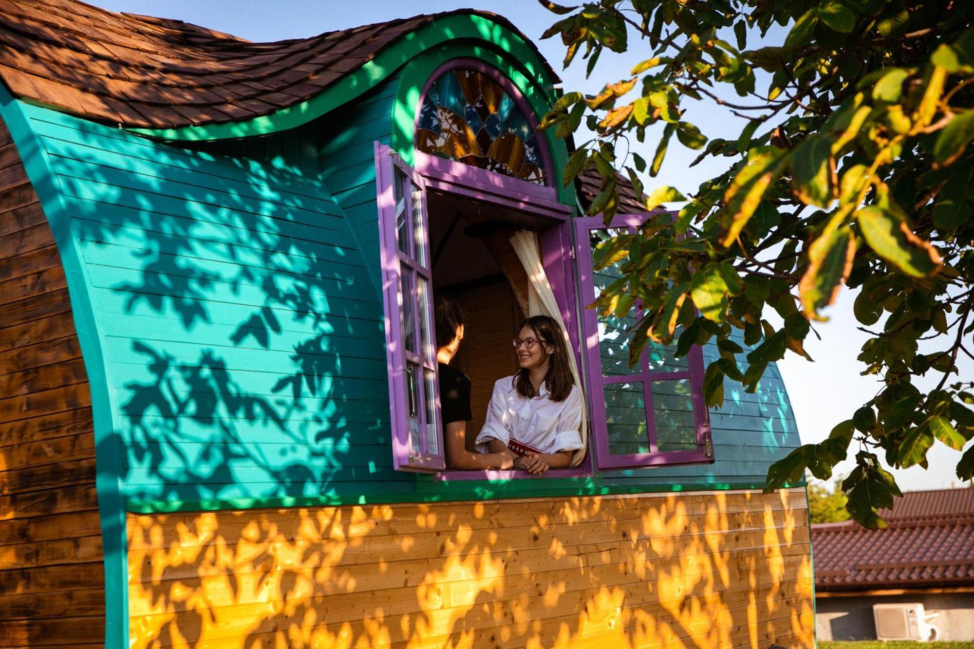 Central Tiny Houses Бухарест Экстерьер фото