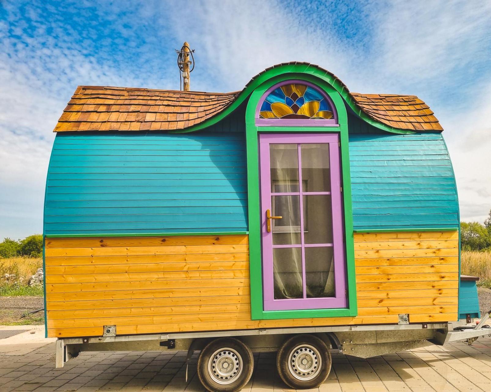 Central Tiny Houses Бухарест Экстерьер фото