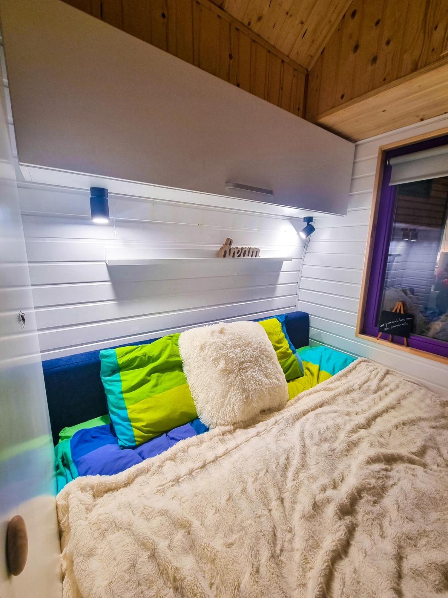 Central Tiny Houses Бухарест Экстерьер фото