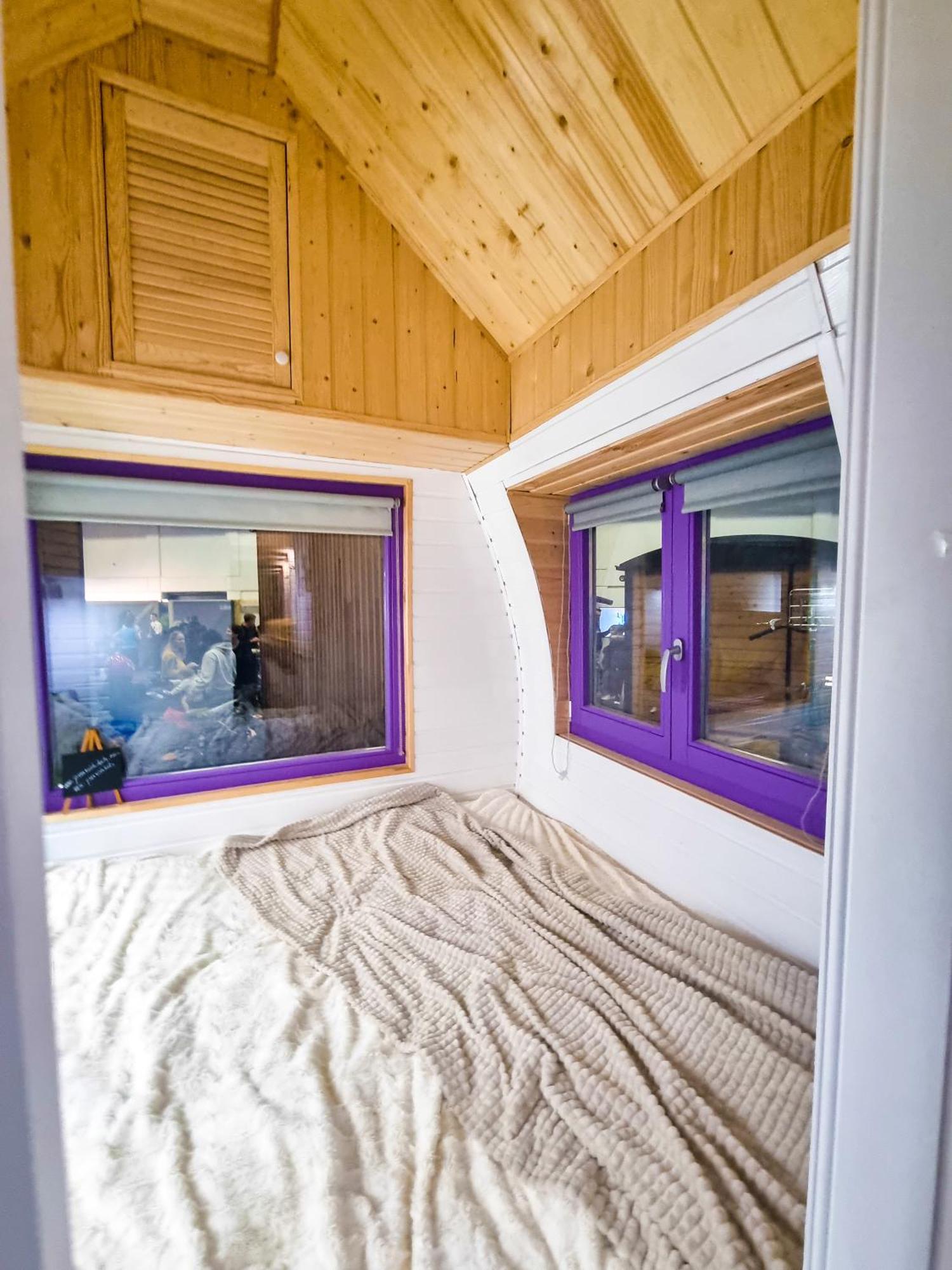 Central Tiny Houses Бухарест Экстерьер фото
