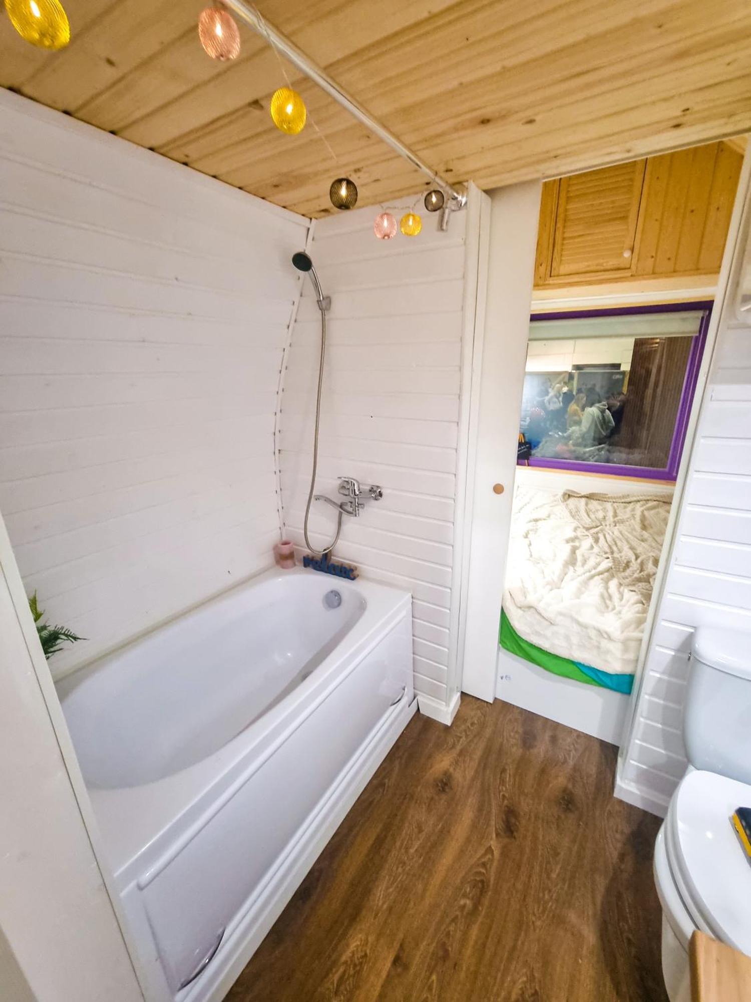Central Tiny Houses Бухарест Экстерьер фото