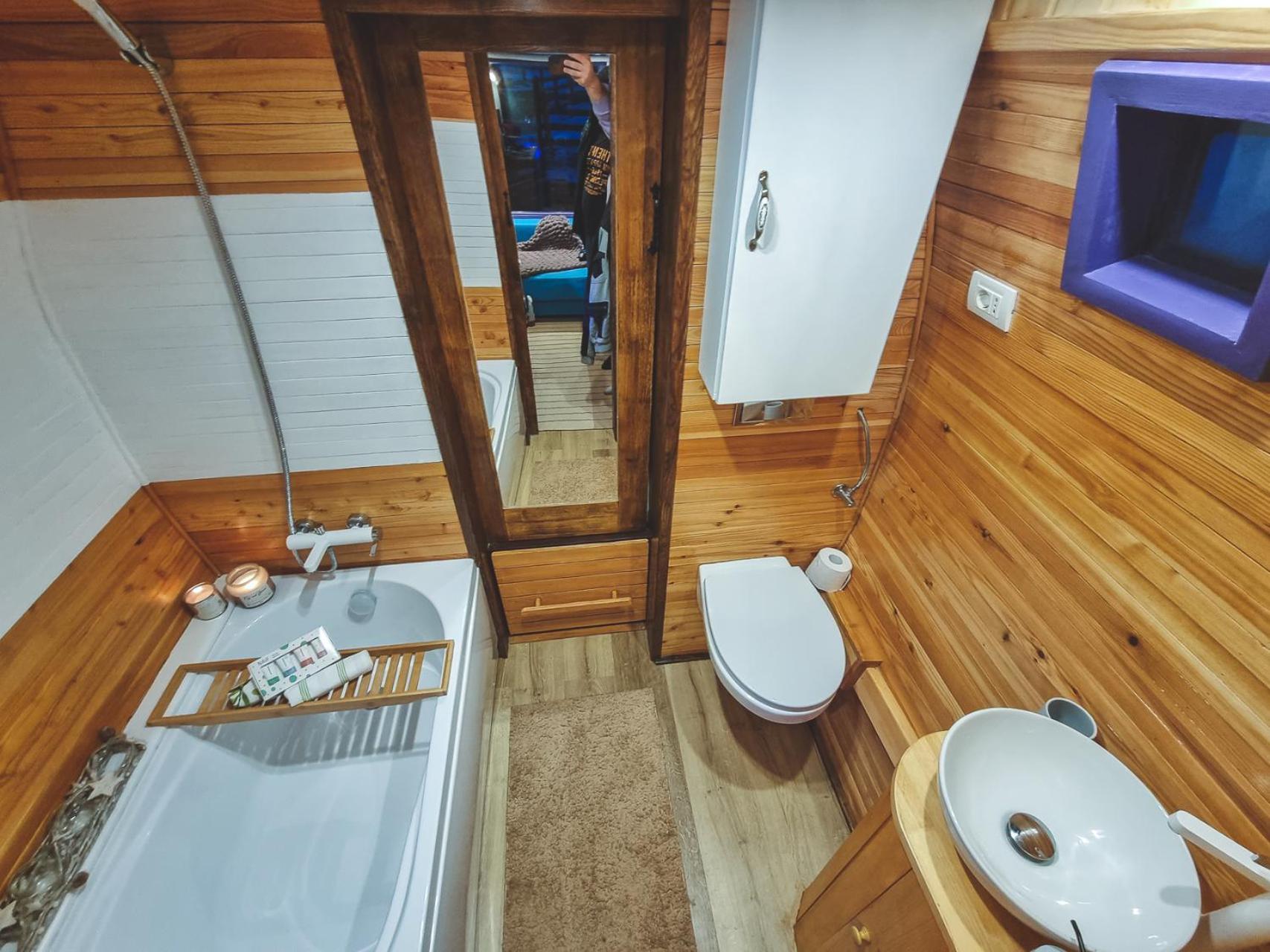 Central Tiny Houses Бухарест Экстерьер фото